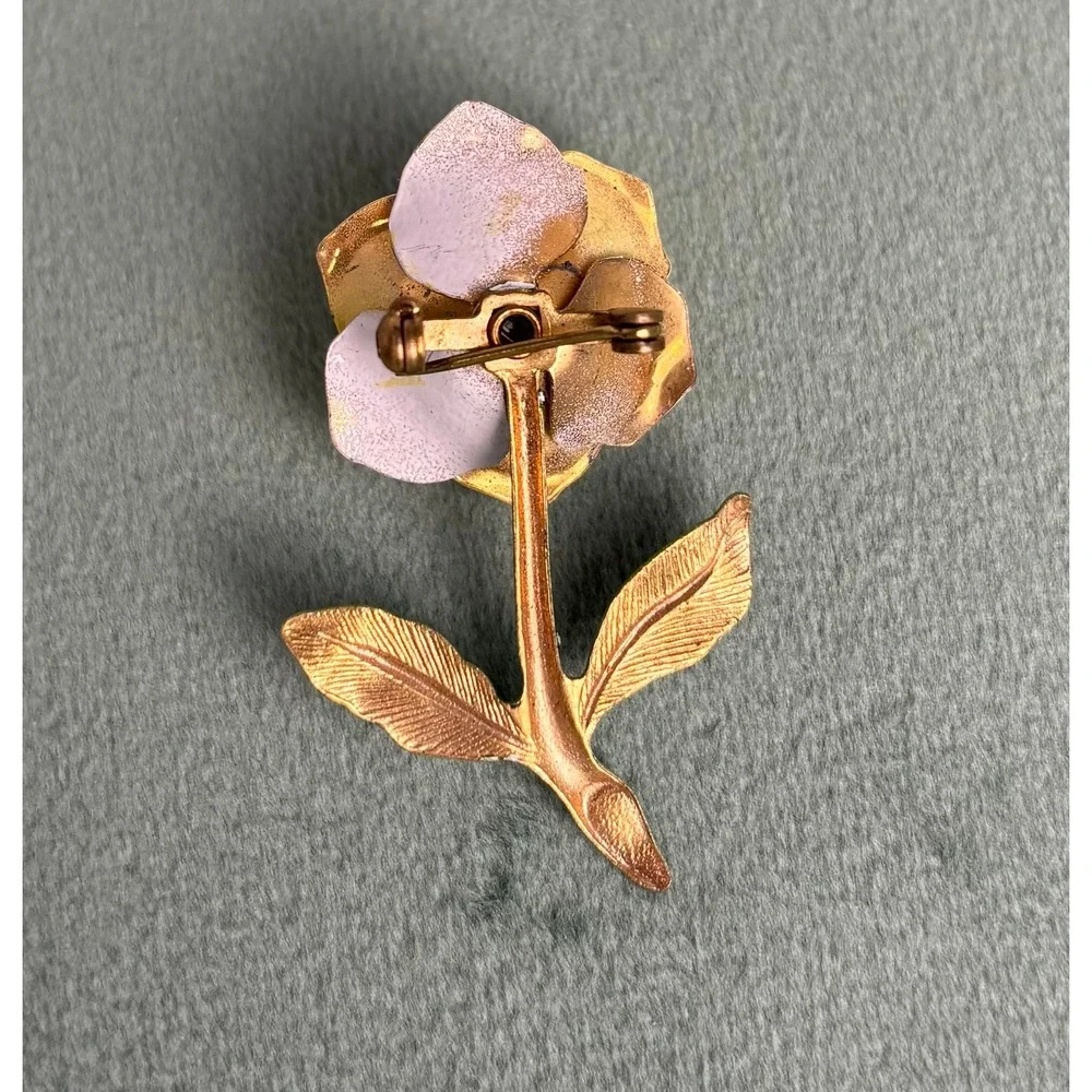 Vintage Yellow Enamel Flower Pin Brooch Gold‎ Tone Stem Leaves P096
